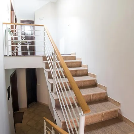 Guest house Stari Grad 3*